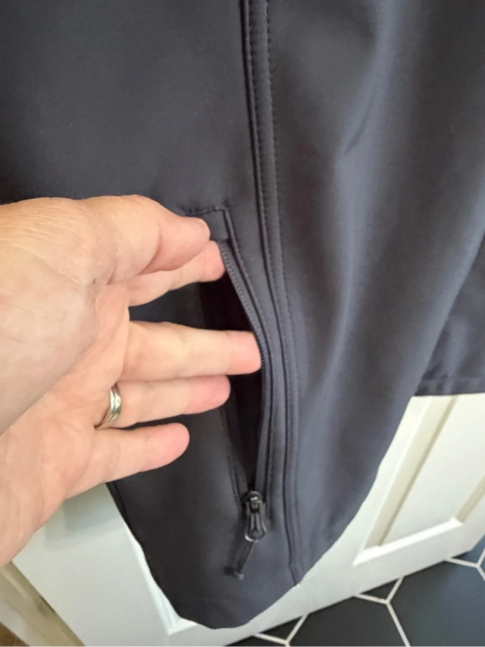 Like new size XL Bulldog vest by Port Authority. Perfect for layering. Warm.